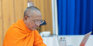 Hòa thượng Danh Lung bảo vệ thành công luận án tiến sĩ