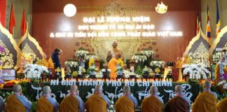 An vị tôn tượng Thánh Tổ Ni Đại Ái Đạo tại chùa Thanh Tâm; yết bái Đức Thánh Tổ Ni Đại Ái Đạo, đảnh lễ chư Ni tiền bối hữu công Phật giáo Việt Nam