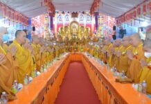 Phật giáo người Hoa tổ chức cúng dường “Ngũ bách Tăng”