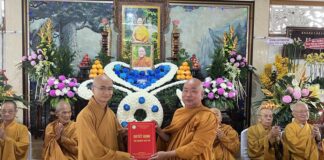 Trao quyết định bổ nhiệm Hòa thượng Thích Giác Pháp trụ trì Tịnh xá Trung tâm (Quận 6)