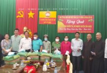 Quận 8: Chùa Lộc Dã tặng quà đến người khiếm thị