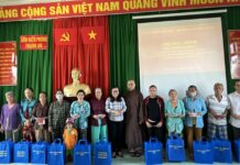 Thường trực BTS GHPGVN Quận 1 thăm Đồn biên phòng và tặng quà cho bà con khó khăn tại Huyện Cần Giờ