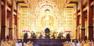 Lễ bố tát, tụng giới cuối năm tại Việt Nam Quốc Tự