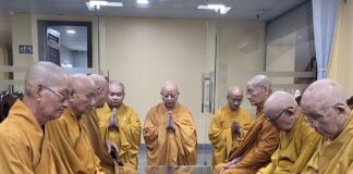 Chúc Tết đến chư tôn đức giáo phẩm Chứng Minh Ban Trị sự GHPGVN TP. Hồ Chí Minh