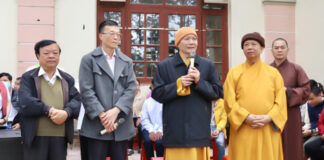 Phật giáo huyện Nhà Bè tặng quà từ thiện tại tỉnh Lâm Đồng