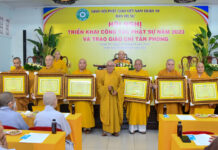 Quận 10: Ban Trị sự họp triển khai Phật sự và trao giáo chỉ tấn phong Giáo phẩm.