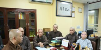 Ban Giáo dục Phật giáo triển khai công tác chuẩn bị xe hoa diễu hành kính mừng Phật đản PL.2567