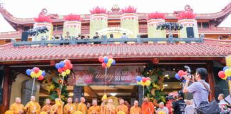 Triển lãm văn hóa “Lửa thiêng rực sáng sử vàng”