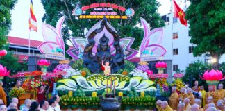 Quận 3: Đại lễ Phật đản trang nghiêm tổ chức tại đài tưởng niệm Bồ tát Thích Quảng Đức