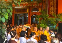 Cung thỉnh nhục thân Trưởng lão Hòa thượng Thích Thanh Sơn nhập kim quan tại tổ đình Vạn Thọ (TP.HCM)