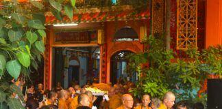 Cung thỉnh nhục thân Trưởng lão Hòa thượng Thích Thanh Sơn nhập kim quan tại tổ đình Vạn Thọ (TP.HCM)