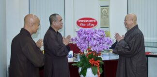 Hòa thượng Thích Lệ Trang và chư tôn đức Ban Thường trực Ban Trị sự GHPGVN TP.HCM thăm Báo Giác Ngộ