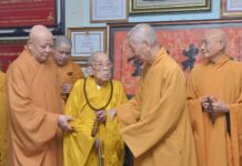 Đức Pháp chủ GHPGVN thăm Đại lão Hòa thượng Thích Hiển Tu, 103 tuổi