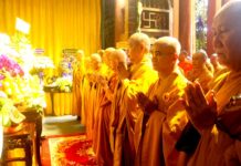 Ban Trị sự GHPGVN TP.HCM viếng tang cố Trưởng lão Hòa thượng Thích Thanh Sơn