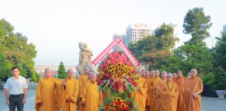 Phật giáo TP.Thủ Đức & Huyện Củ chi dâng hương tưởng niệm anh hùng liệt sĩ tại Nghĩa trang TP, đền Bến Dược, đền Gia Định.