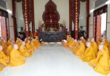 Chư Tăng Ni các trường hạ tại H.Bình Chánh Bố-tát, tụng giới kỳ đầu tiên trong mùa An cư