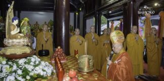 Thiêng liêng lễ truy niệm anh linh liệt sĩ, chiến sĩ và đồng bào yêu nước tại Đền thờ Côn Đảo