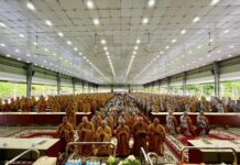 Thường trực Ban Trị sự Phật giáo Huyện Bình Chánh cúng dường các trường hạ PL.2567