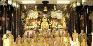 Ban trị sự GHPGVN TP.HCM (đoàn 3) thăm và cúng dường trường hạ Q.Phú Nhuận, Q.Bình Thạnh