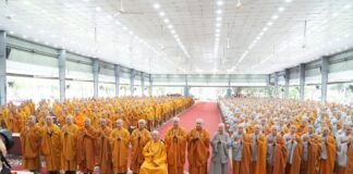 Ban trị sự GHPGVN TP.HCM (đoàn 1) thăm và cúng dường trường hạ học viện PGVN tại TP.HCM, thiền viện Quảng Đức