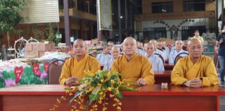 Củ Chi: Phân ban Ni giới tổ chức Phiên chợ “Chia sẻ yêu thương”