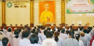 Khóa tu ngày an lạc tại Việt Nam Quốc Tự lần thứ 44