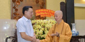 Thiếu tướng Phạm Ngọc Việt thăm Đức Pháp chủ và Hòa thượng Chủ tịch Hội đồng Trị sự GHPGVN nhân mùa Vu Lan PL.2567