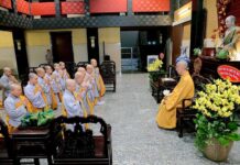 Phân ban Ni giới T.Ư, Phân ban Ni giới TP.HCM đảnh lễ Đức Pháp chủ GHPGVN và thăm các trường hạ TP.HCM