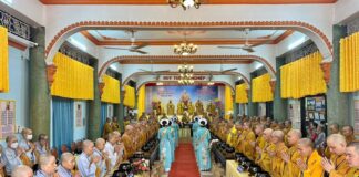 Quận 1: Tổ đình Vạn Thọ tổ chức lễ dâng y và sớt bát gieo duyên