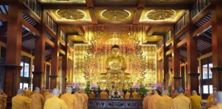 Lễ bố-tát định kỳ tại Việt Nam Quốc Tự