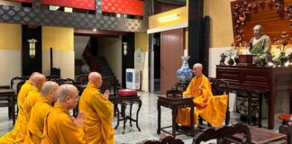 Hòa thượng Trưởng ban Trị sự GHPGVN TP.HCM bạch trình Đức Pháp chủ về kết quả Đại giới đàn Bửu Huệ