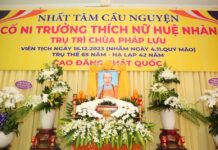 Phân ban Ni giới TP.HCM viếng tang Ni trưởng Thích nữ Huệ Nhàn