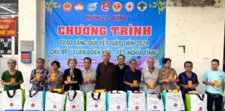 Quận 8: BTS Quận mang tết nghĩa tình đến với người dân