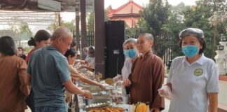 Củ Chi: Chùa Di Đà tổ chức Buffet chay gây quỹ “Chung Tay Ủng Hộ Áo Ấm Cho Trẻ Em Miền Núi”