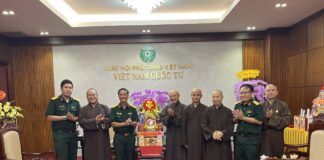 Bộ tư lệnh TP đến chúc Tết cổ truyền dân tộc 2024 tại Việt Nam Quốc Tự