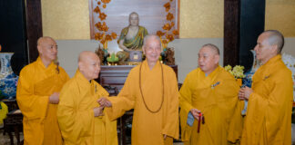 Thường trực hội đồng trị sự GHPGVN vấn an đức Pháp chủ trước thềm năm mới