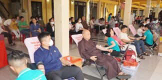 Quận 3: Chư Tăng và Phật tử đến chùa Vĩnh Nghiêm hiến máu nhân đạo