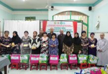 Quận 8: Phật giáo quận 8 trao tặng quà cho đồng bào Chăm nhân dịp tháng Chay Ramadan