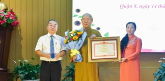 Quận 8: Ban Trị sự nhận Bằng khen của Thủ tướng Chính phủ về công tác phòng, chống dịch Covid-19