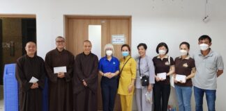 Quận 12: Tu viện Khánh An tặng quà đến bệnh nhân ung thư