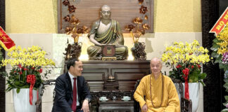 Phó Thủ tướng Trần Lưu Quang thăm , chúc mừng Đại lễ Phật đản tại TPHCM