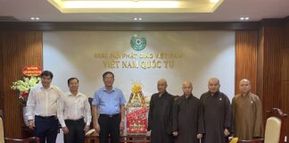 Sở Nội vụ, Ban Tôn giáo TP.HCM, Hội LHTN Q.10 chúc mừng Phật đản