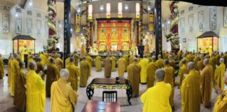 Phú Nhuận: Chư Tôn đức Tăng Ni bố tát, thính giới