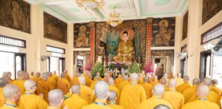 Quận 10: Lễ Bố tát, tụng giới định kỳ tại chùa Hưng Long