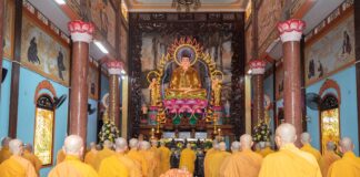 Quận 1: Chư Tăng Bố tát, thính giới chung tại Tổ đình Vạn Thọ