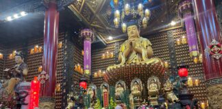 Quận 5: Lễ Bố tát, thính giới chung tại chùa Vạn Phật.