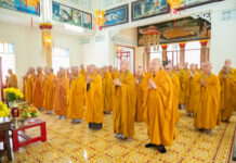 Quận 10: Lễ Bố tát, thính giới tại chùa Pháp Hội