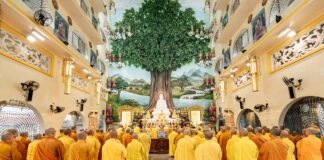 TP. Thủ Đức: Chư Tăng Bố tát và thính giới chung tại trường hạ chùa Vạn Đức