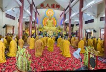 Phú Nhuận: Chư Tăng Ni Bố-tát, tụng giới.