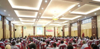 Chương trình Pháp đàm và Lễ cài hoa hồng trong khoá tu một ngày An lạc tại Việt Nam Quốc Tự